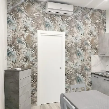 Le Roche Noir 9 *