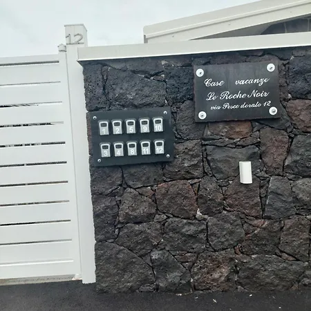 Le Roche Noir 9 *